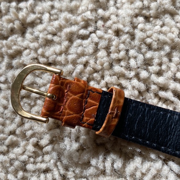 Casio 1330 Leather Dress Watch - Picture 11 of 13